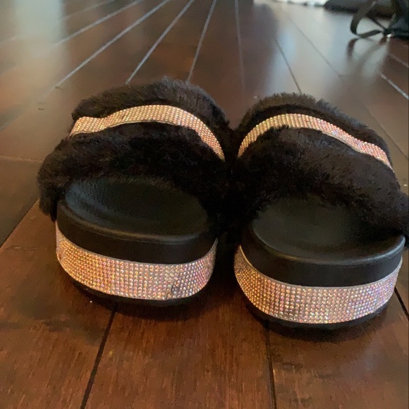 Glitter Fur Slippers - Picture 5 of 5